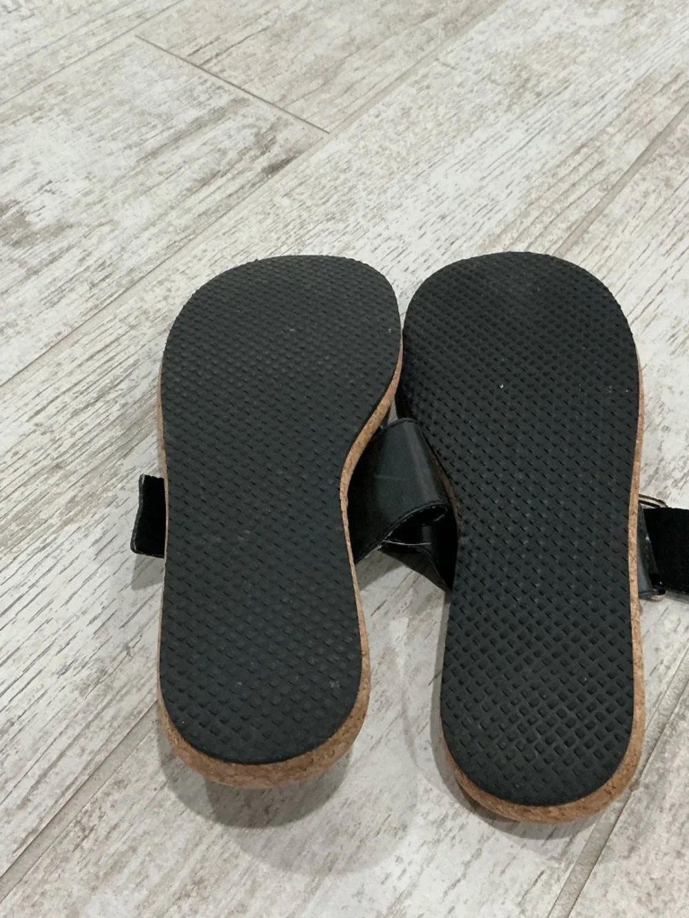 Kelsi Dagger leather thong sandals black  size 8.5